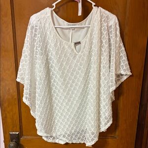 5/$10🌞35 - Studio Works White Textured Women's Blouse